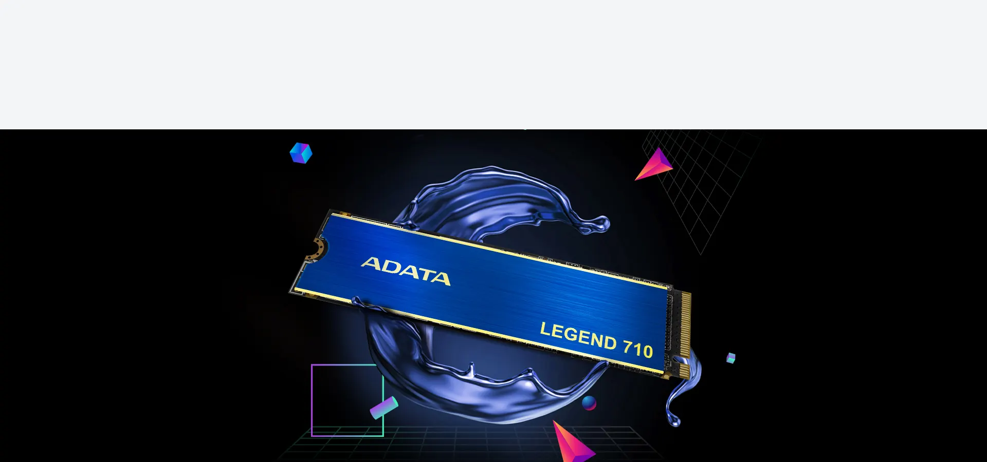 SSD ADATA LEGEND 710 M.2 2280 con disipador azul y dorado
